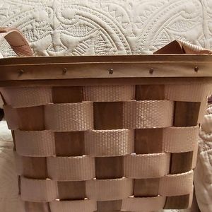 2007 Longaberger Tan Two-Tone Weaved Basket